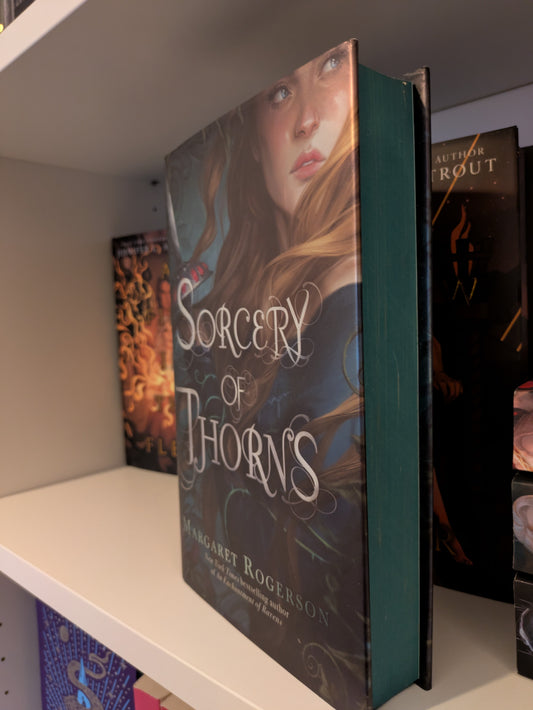 Sorcery of Thorns; Margaret Rogerson (Fairyloot special edition)